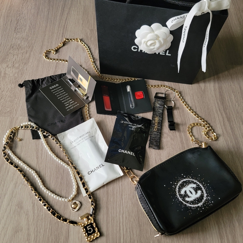 9pcs Chanel Cosmetic Pouch, Zipper Pull, Cosmetic, Ribbon & Shopping Bag